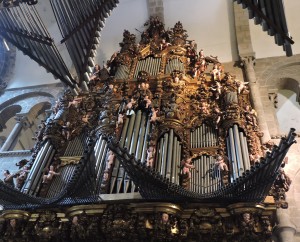 Oneof the most orante organs ever surely? Look at all those cherubs!