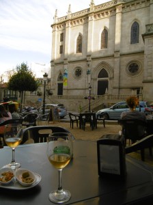 Cheap wine but still with free olives nad nuts - and sweets ...